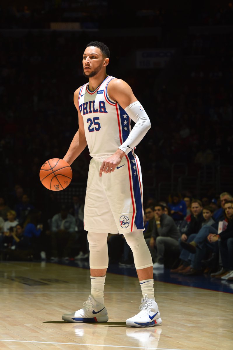 太阳总……有喜欢穿风骚球鞋的球员，走了一个塔克，冒出俩控卫…