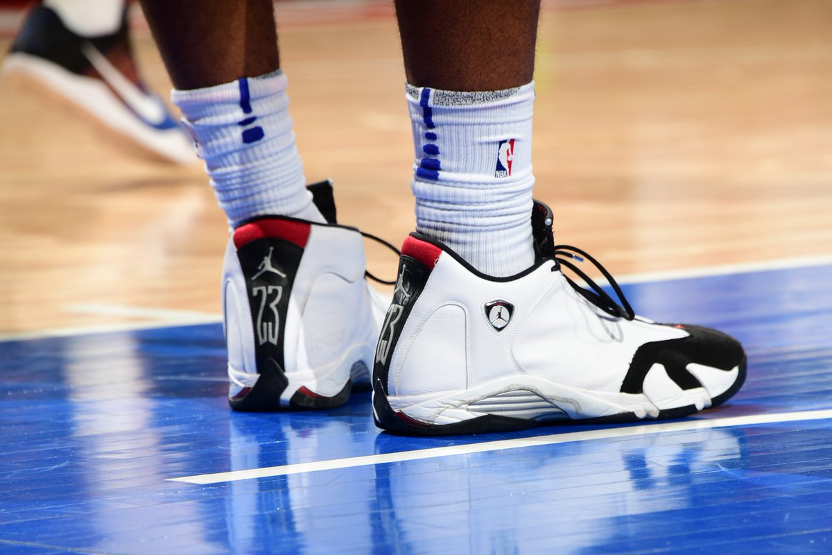 太阳总……有喜欢穿风骚球鞋的球员，走了一个塔克，冒出俩控卫…