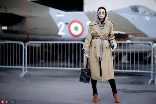 风衣不用多就只买这样一件经典的就可以穿的潮流又时髦了