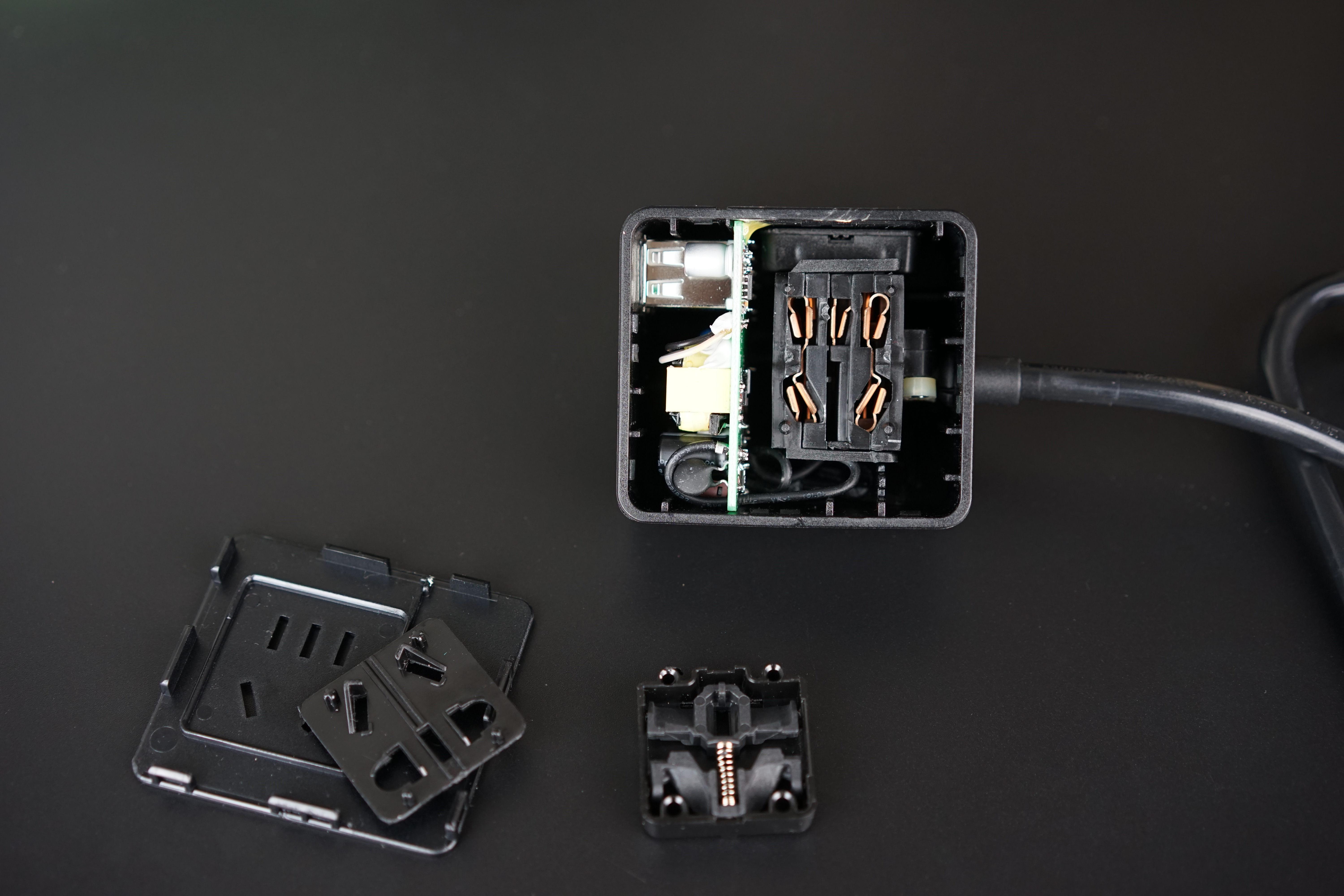 飞利浦超薄无线插座,多用插孔插座推荐飞利浦