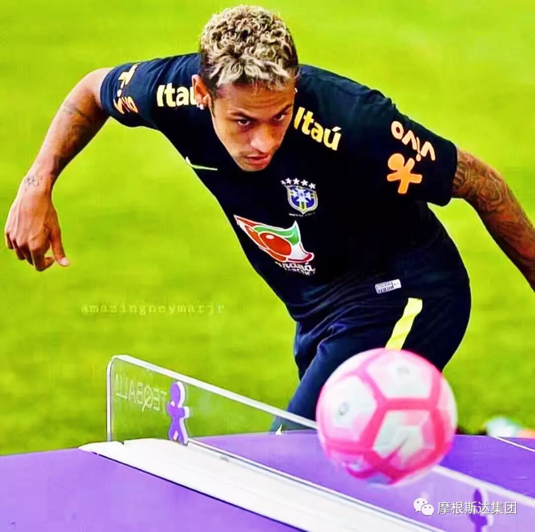 摩根斯达携“TEQBALL”桌式足球户外首秀——助力“布达佩斯节