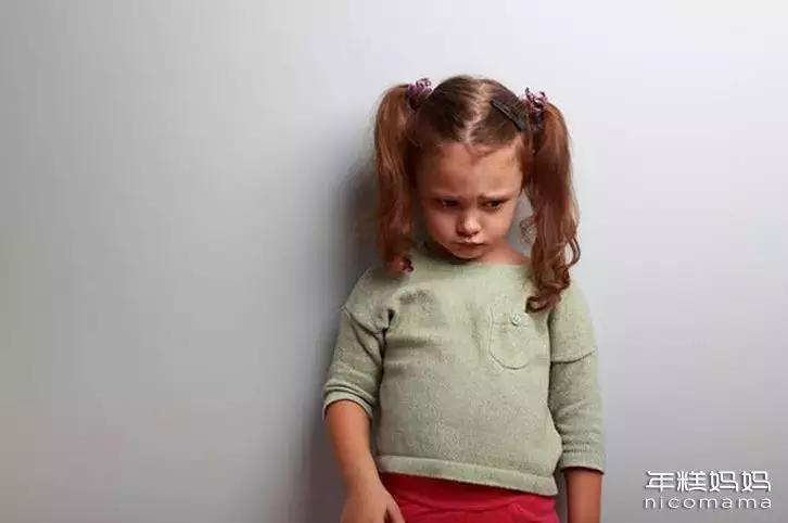 不打不骂就让孩子服？刷爆家长群的女教授育儿经，到底有多神