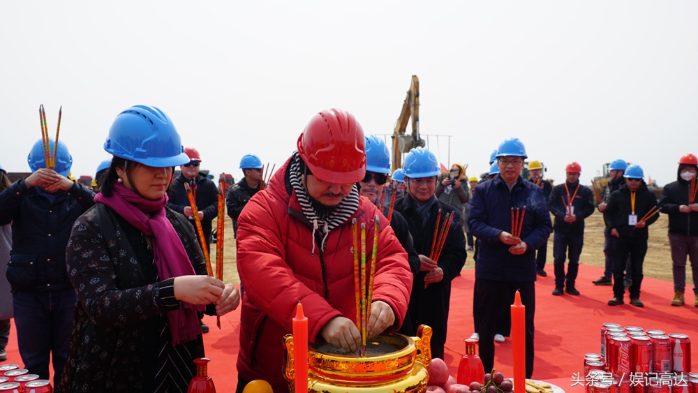 800亩土地，3万米影棚，中国版《指环王三部曲》开工了