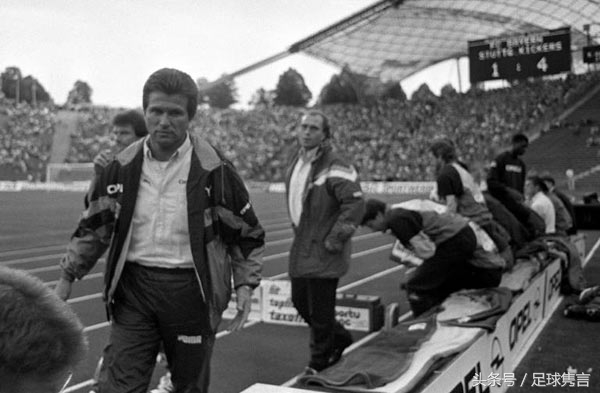 拜仁海因克斯上任首败,拜仁选帅朗尼克