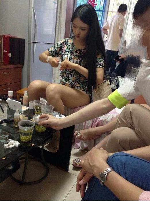 林允中韩同台,林允郑秀妍合照