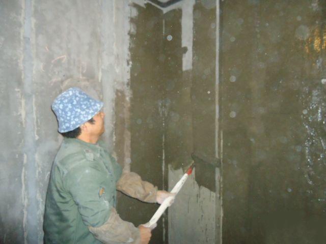 墙面刷涂料掉皮是怎么回事,墙面油漆工掉漆