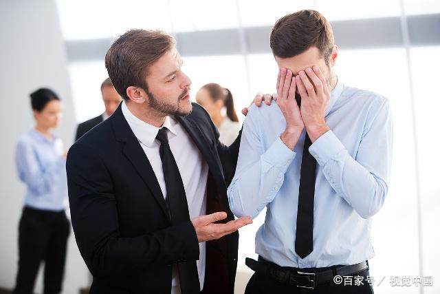 老板结婚同事随礼2000我随300,我结婚老板随礼1000我怎么回礼