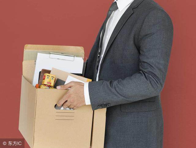 老板结婚同事随礼2000我随300,我结婚老板随礼1000我怎么回礼