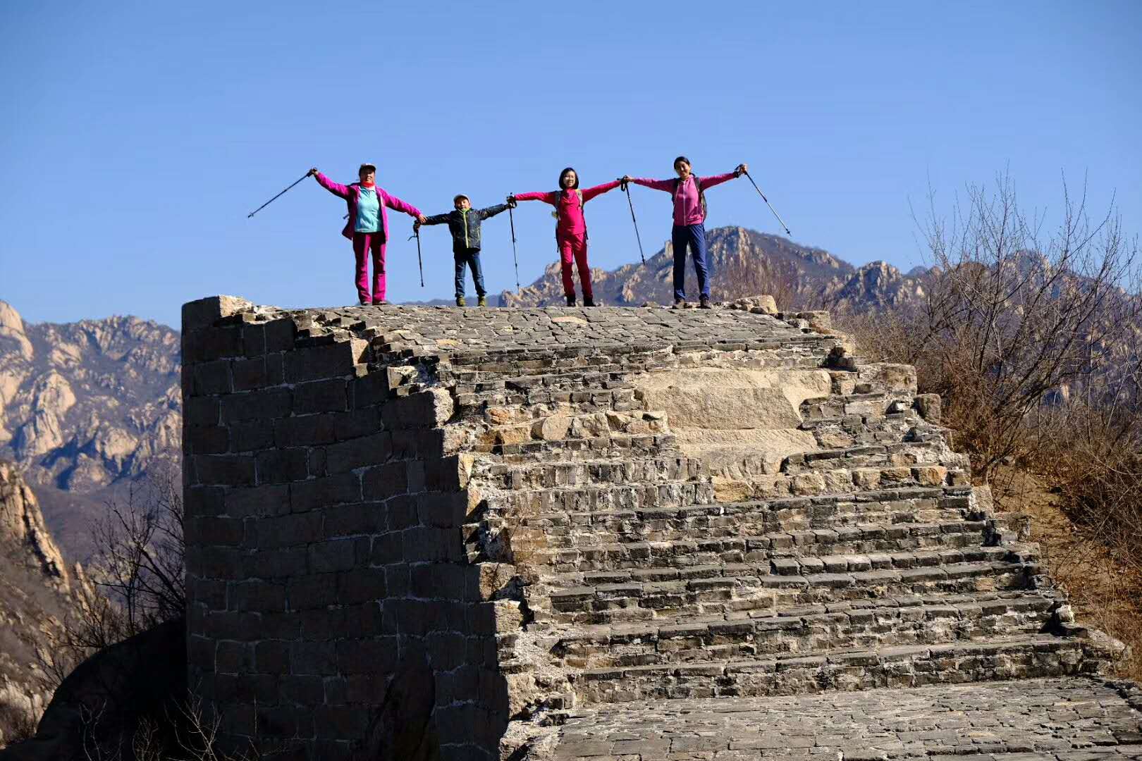 4岁孩子在幼儿园完全不听指令,小朋友在幼儿园不听指令自顾自玩