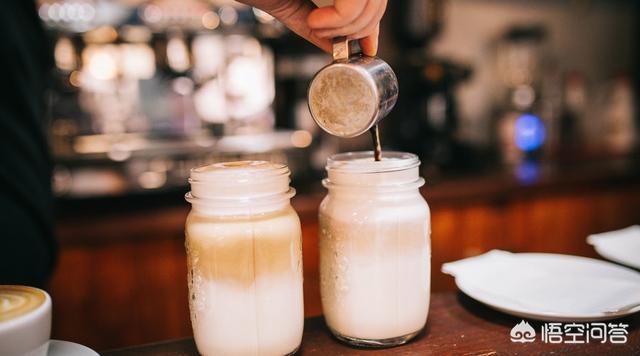 奶茶店需要几个人经营,奶茶店跟什么合作经营最搭配