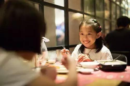 名牌加身遮不住内心贫瘠家长们请把教养带给孩子