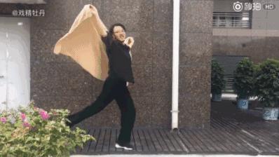 一条围巾引发狗血案,一条丝巾引发的案件