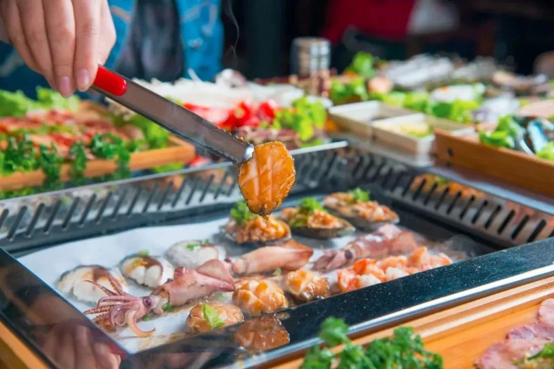 天津首家“皇后式任食”，澳洲牛肉、越南虎虾、鲜活鲍鱼放肆吃！