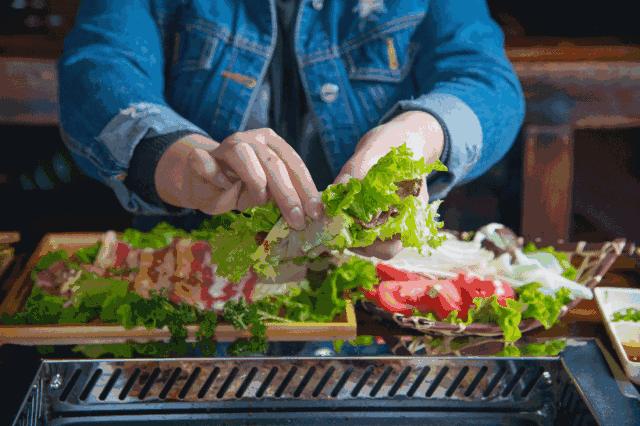 天津首家“皇后式任食”，澳洲牛肉、越南虎虾、鲜活鲍鱼放肆吃！