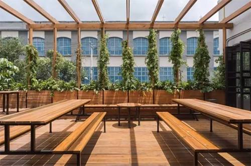 办公室装修完能搬进去吗,公司新装修的办公室让员工搬进去