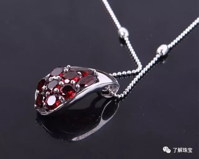 紫乌鸦石榴石怎样鉴别真假,石榴石手链鉴别真假及价格