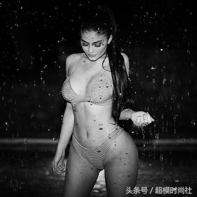 艳照全网热传!比大胸巨臀更牛逼的是她手撕卡戴珊家族的上位史