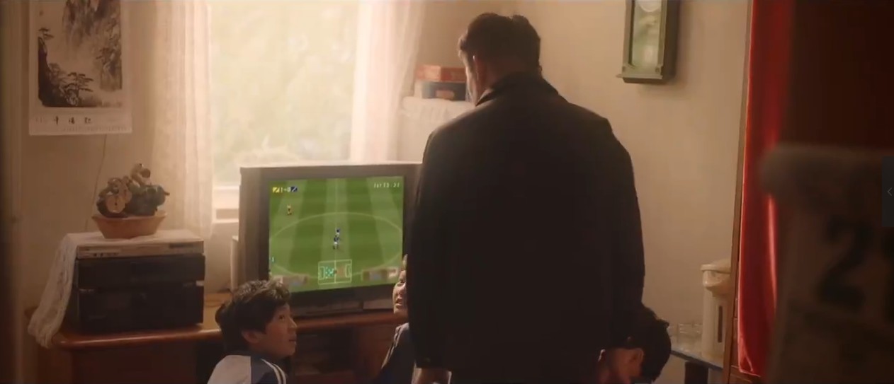 我们的青春不只有迷彩服还有火焰蓝,实况足球青春