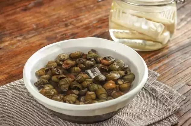 螺蛳粉酸辣鲜爽正宗柳州风味,螺蛳粉酸辣鲜柳州人就爱吃这个味