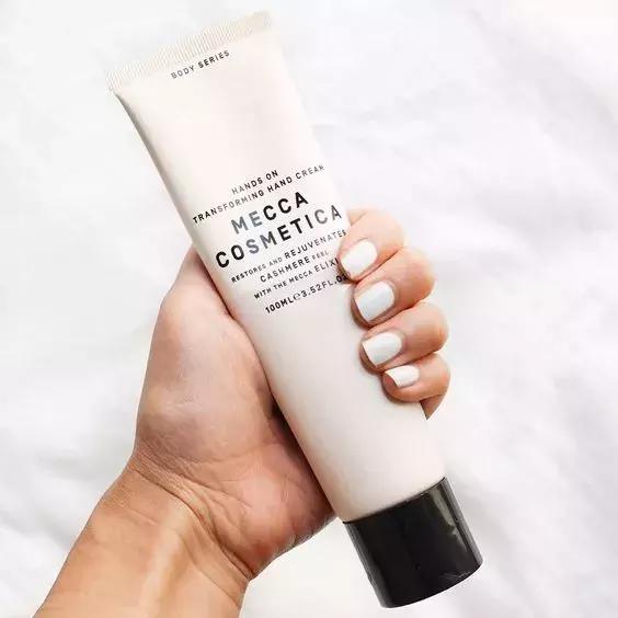 小白鞋发黄了别愁教你一招,小白鞋发黄咋也洗不白