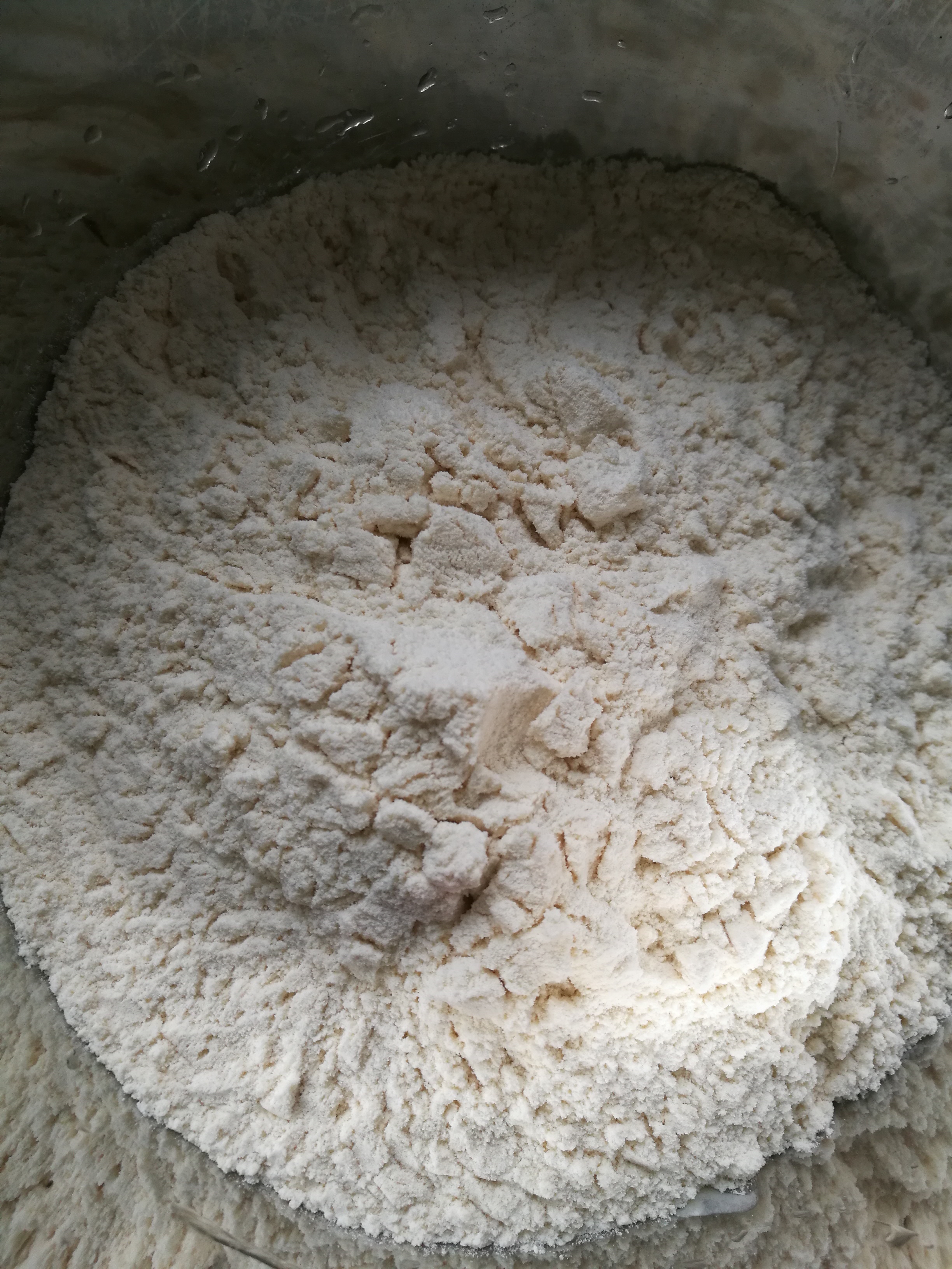 怎样制作豌豆凉粉更有筋道而好吃,自己在家做爽口筋道的豌豆凉粉儿