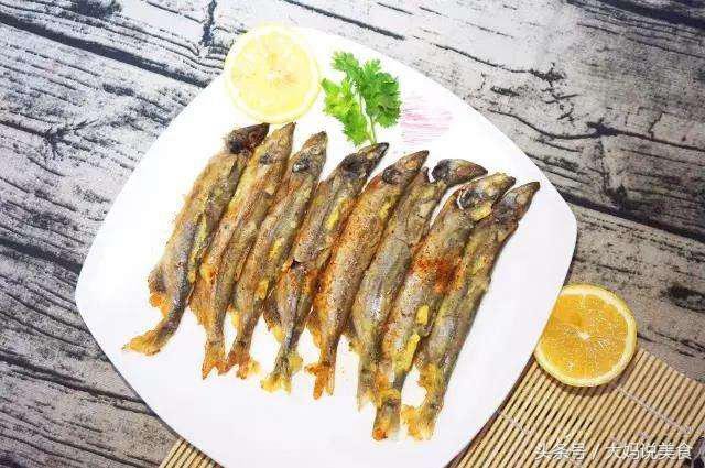 多春鱼的煎制方法,无油煎多春鱼