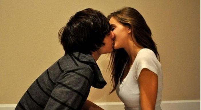 新婚夜我主动与老公房事,可他紧紧握住下身,扯开手后我疯了