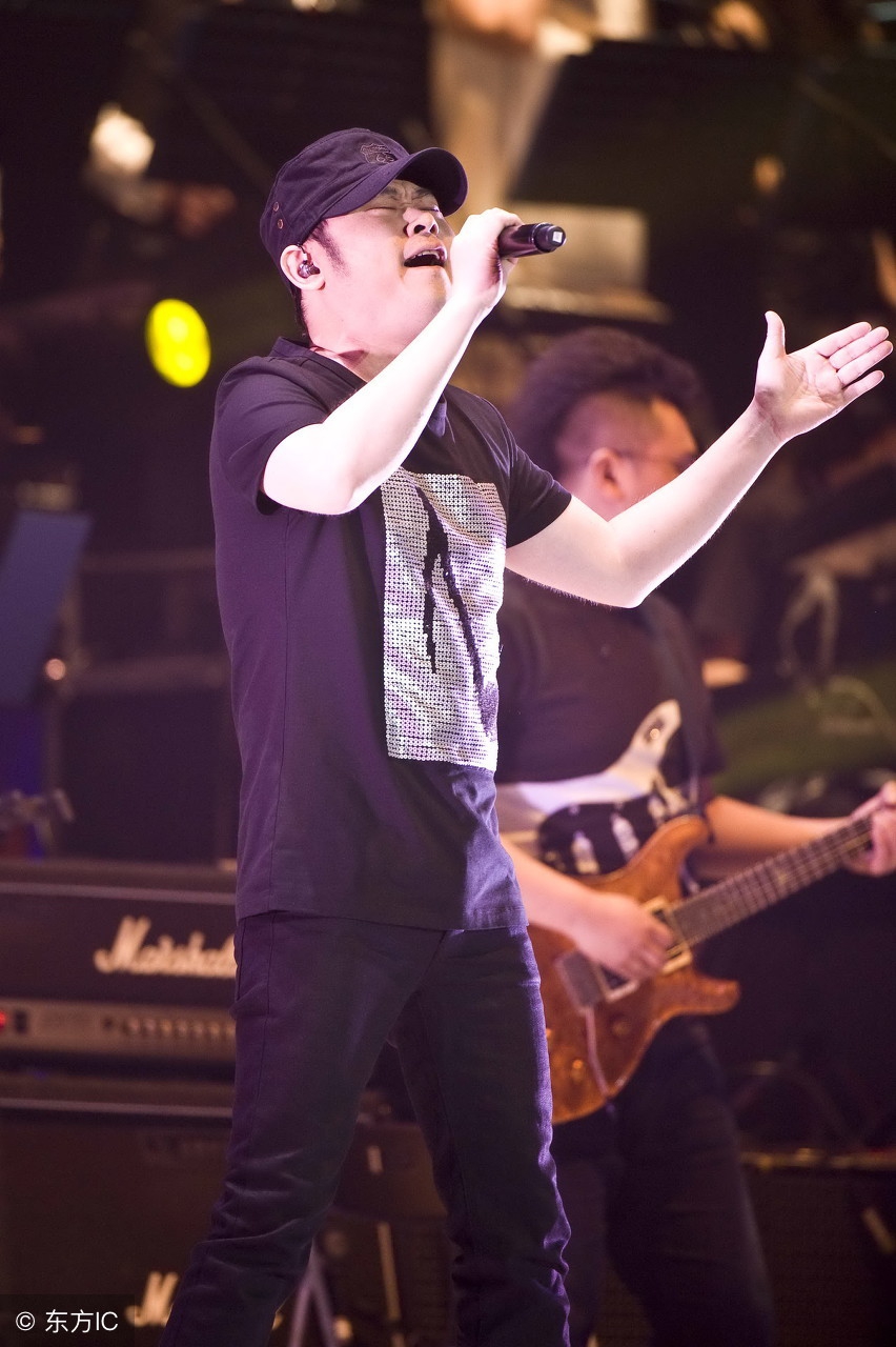 刀郎在那遥远的地方,刀郎你在我身边歌曲歌词