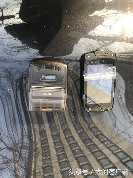 记者暗访天桥停车乱收费,郑州停车收费乱象