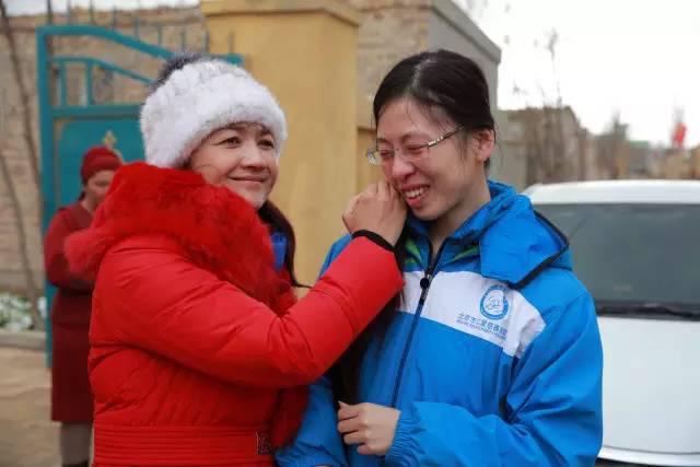 爱超越语言——北京志愿者在*疆新**的慈善活动感动人心