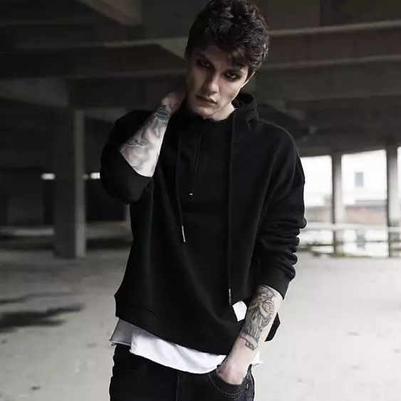 男士宝蓝色衬衫上衣搭配什么裤子,男士上衣怎么穿搭显高