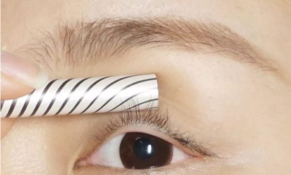 单眼皮怎么画眼线伪素颜,单眼皮怎么画眼线呢素颜