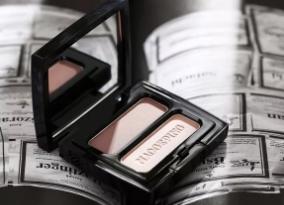 化妆初学唇妆,咬唇妆用什么化妆好看