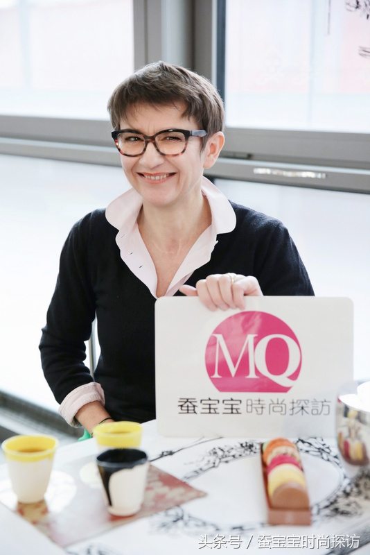 迷彩丝影-专访法国丝印大师VeroniqueFremy盛放法国的东土之花