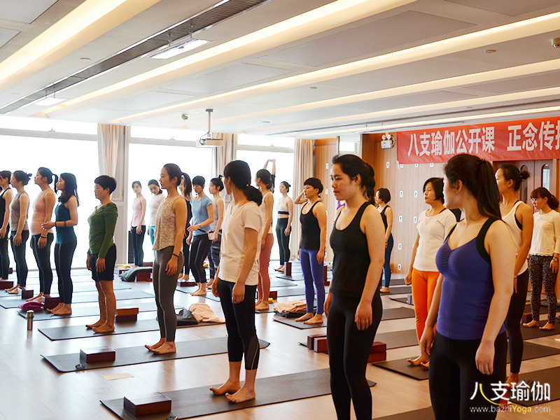 瑜伽教练资格证怎么考？瑜伽老师就业前景怎么样？