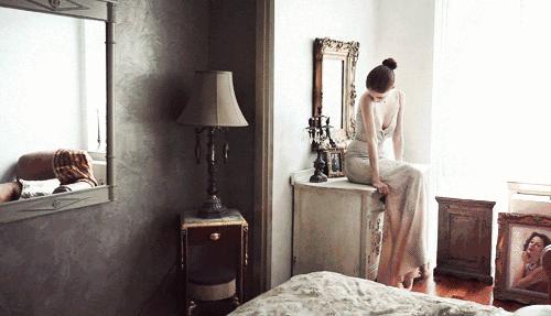 看了这些“床照”,我回家砸了自己的床