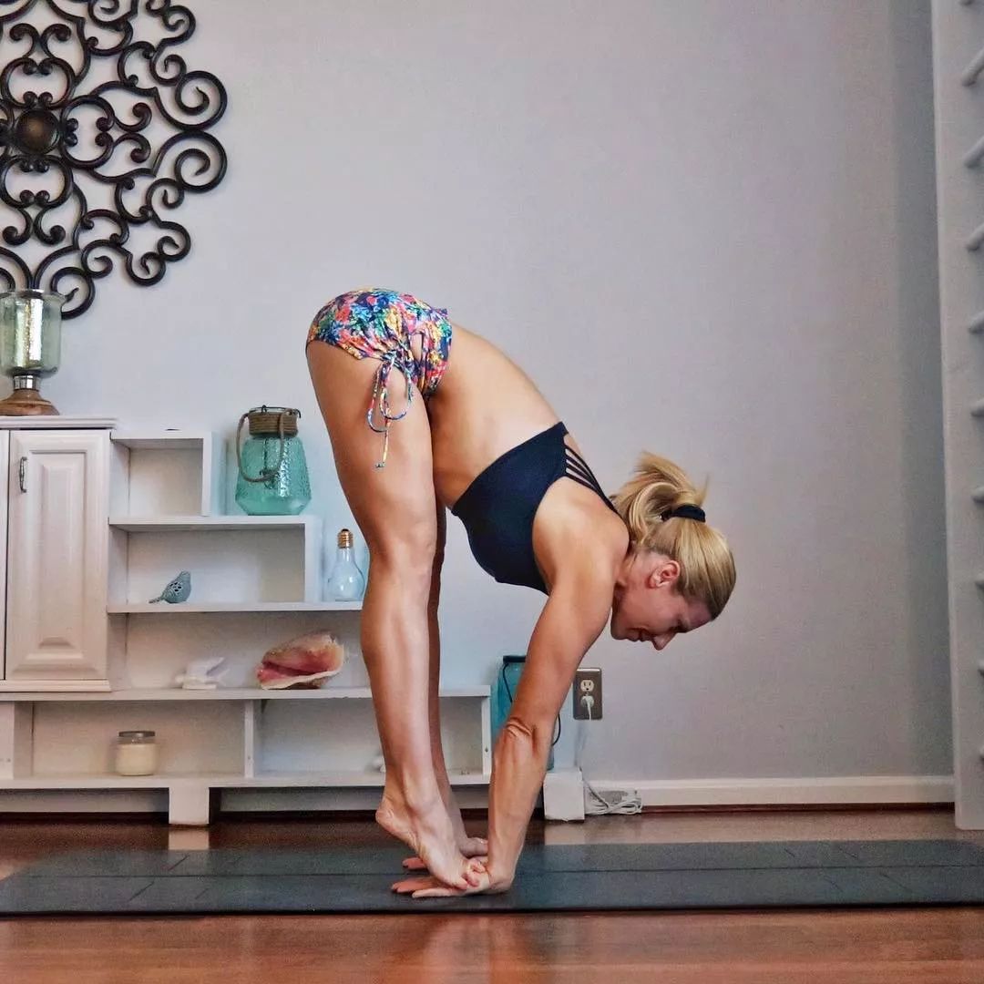 刚刚入门的瑜伽怎么做,初步瑜伽简单的