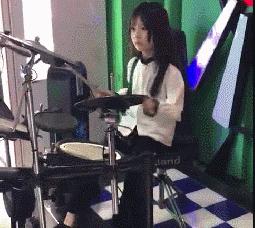 王思聪抖音唯一关注的女孩,王思聪关注的小姑娘高学历