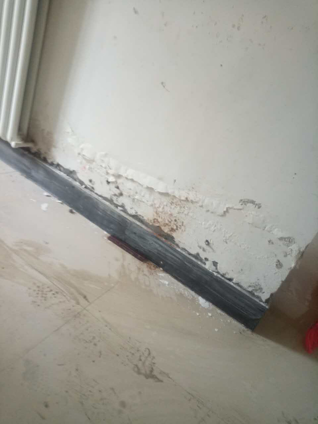 郑州一小区污水管道被堵,郑州一楼业主家被污水倒灌