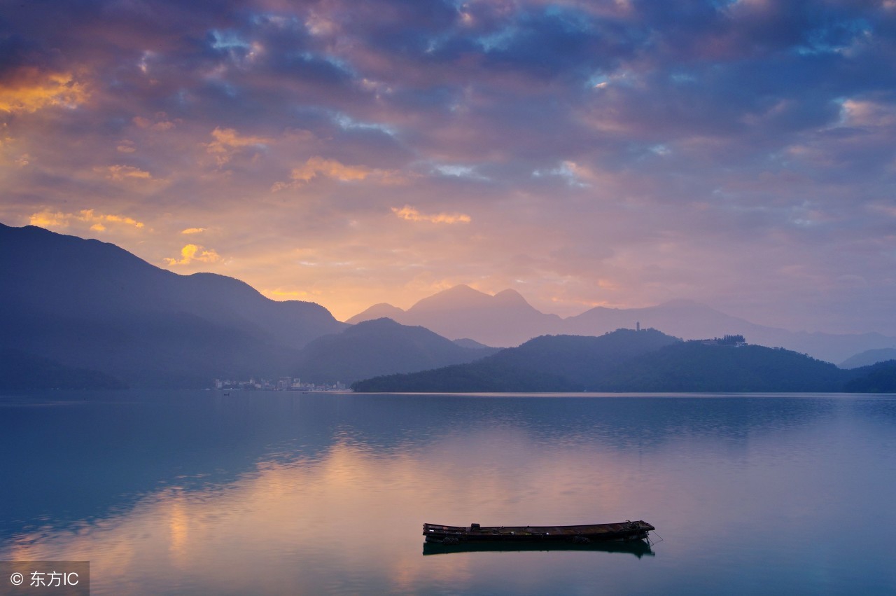 望着我两鬓早生的白发，老婆说：“辞就辞了吧，你也该歇歇了。”