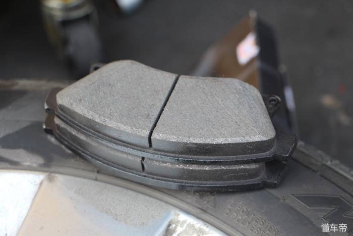 踩刹车有什么症状和表现,踩刹车出现的常见问题