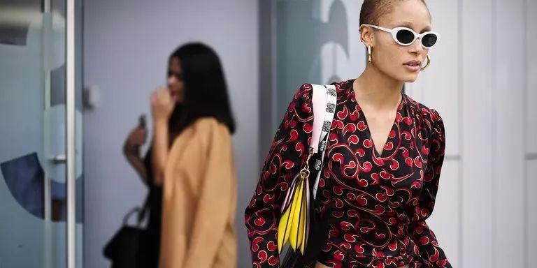 小脸适合什么潮流眼镜框,眼镜框品牌推荐男潮流款