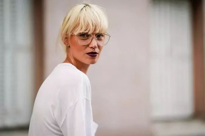 小脸适合什么潮流眼镜框,眼镜框品牌推荐男潮流款