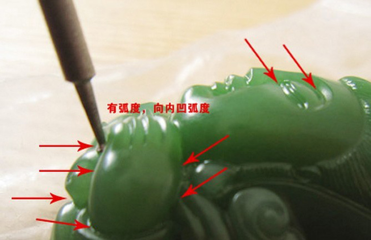如何区别翡翠玉石是机器雕刻还是人工雕刻?鉴别手工雕与电脑雕