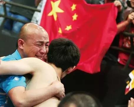 张继科耍水谷隼,张继科打水谷隼名场面