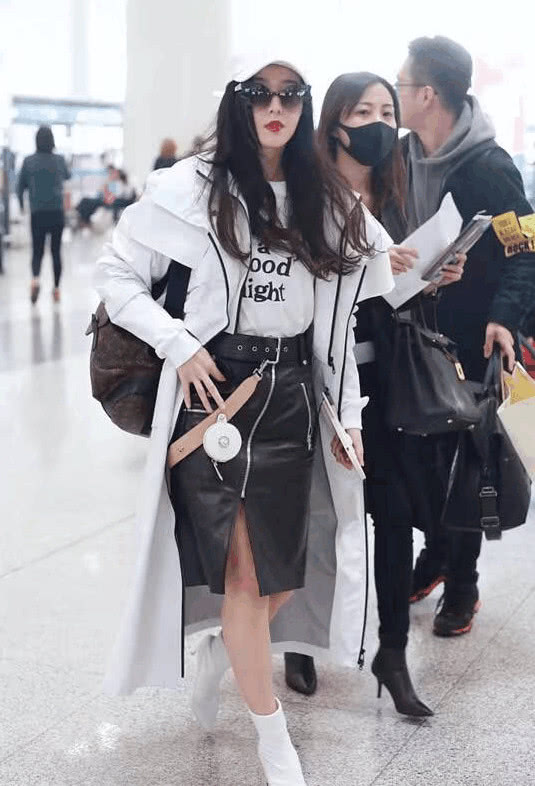 范冰冰身穿开花裙图片,范冰冰牛仔裤苗条身材