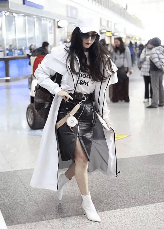 范冰冰身穿开花裙图片,范冰冰牛仔裤苗条身材