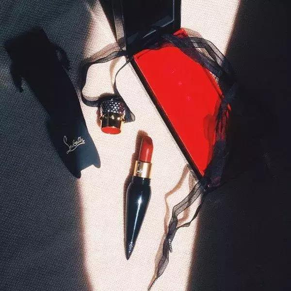 女人一定要有这十二支口红,有女人味的大牌口红