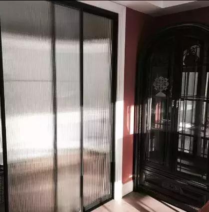 一字走廊改造,出门就是过道式走廊如何改造