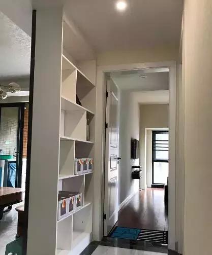 一字走廊改造,出门就是过道式走廊如何改造